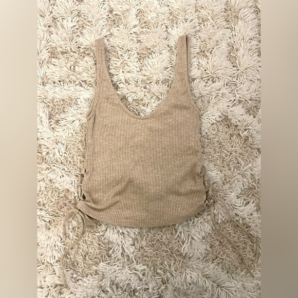 NWT Urban Outfitters Project Social T Ribbed Tank Crop Size XS Crop Top - Picture 3 of 3